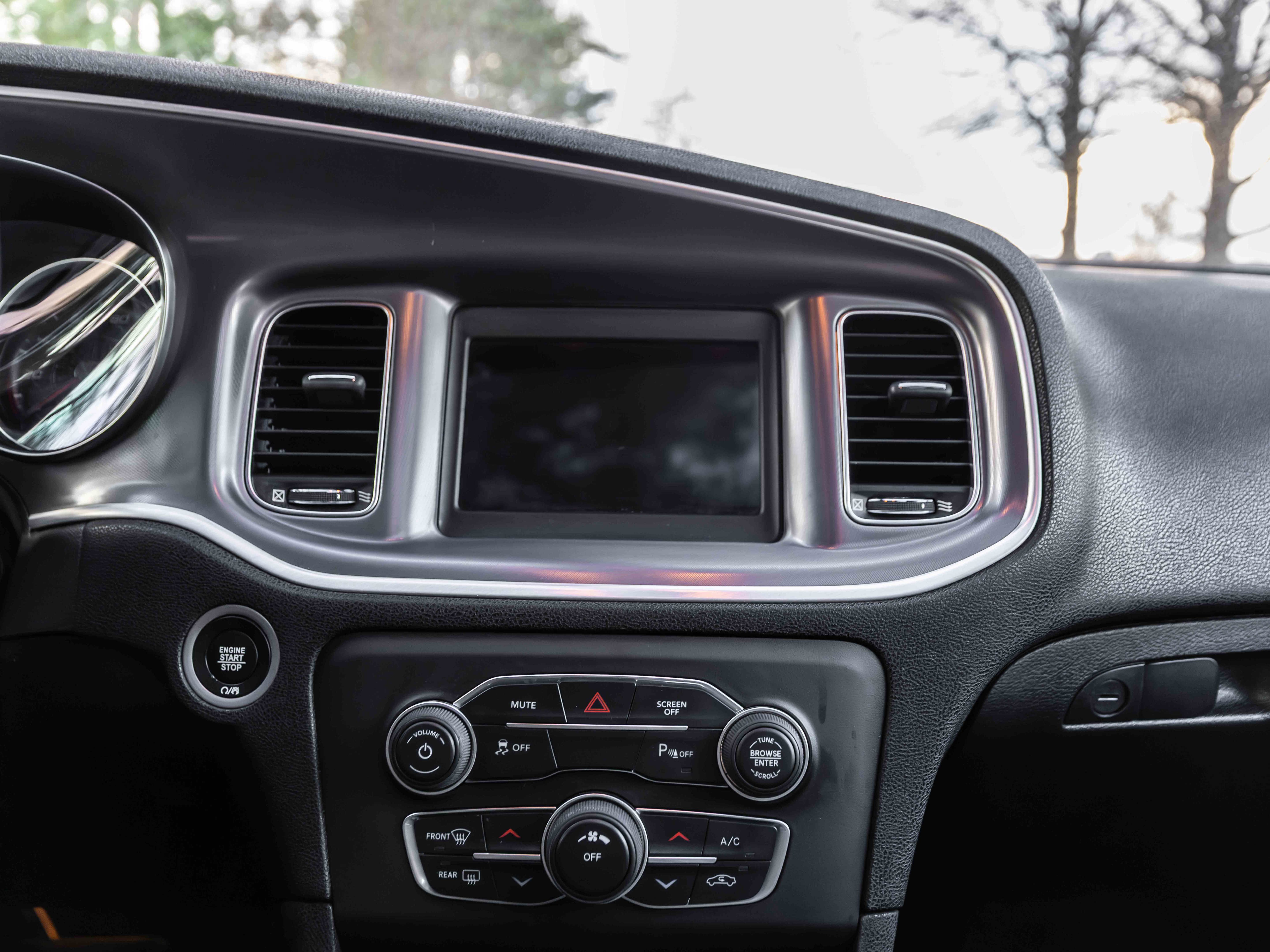 Used 2019 Dodge Charger SXT w/ Leather Interior Group image 11