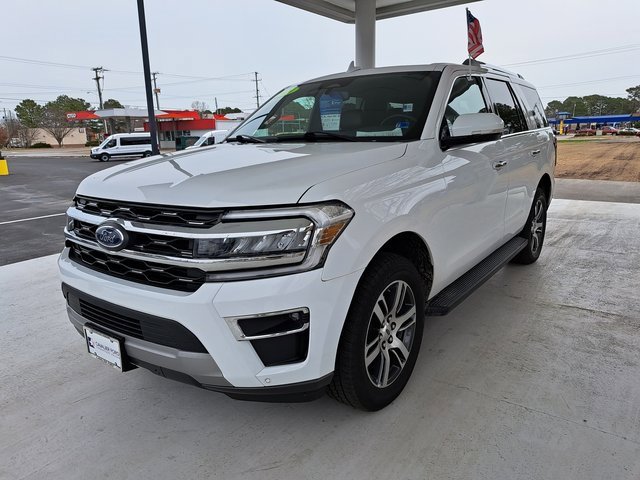 Certified 2024 Ford Expedition Limited image 3