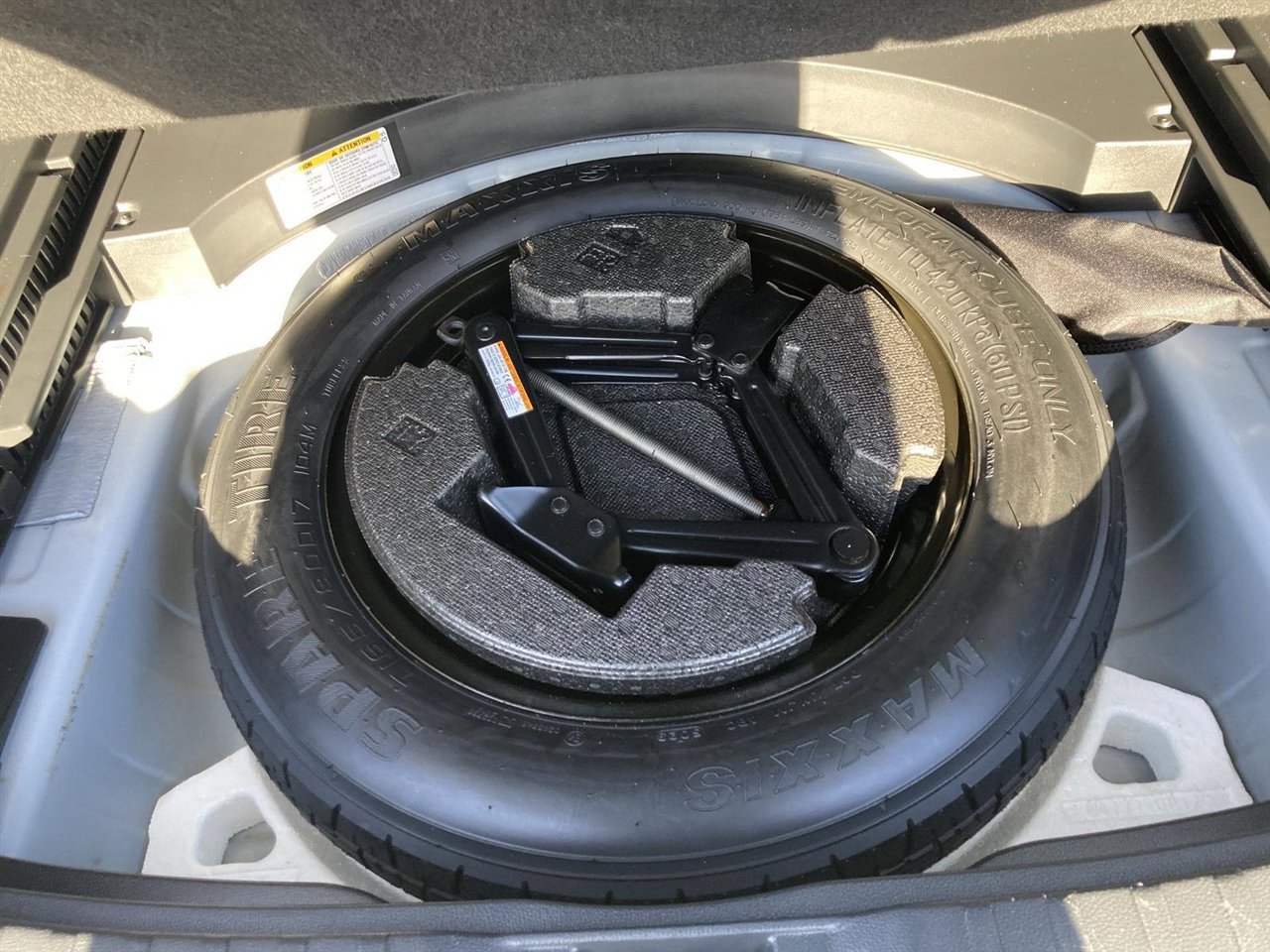 Used 2024 Toyota RAV4 LE image 14