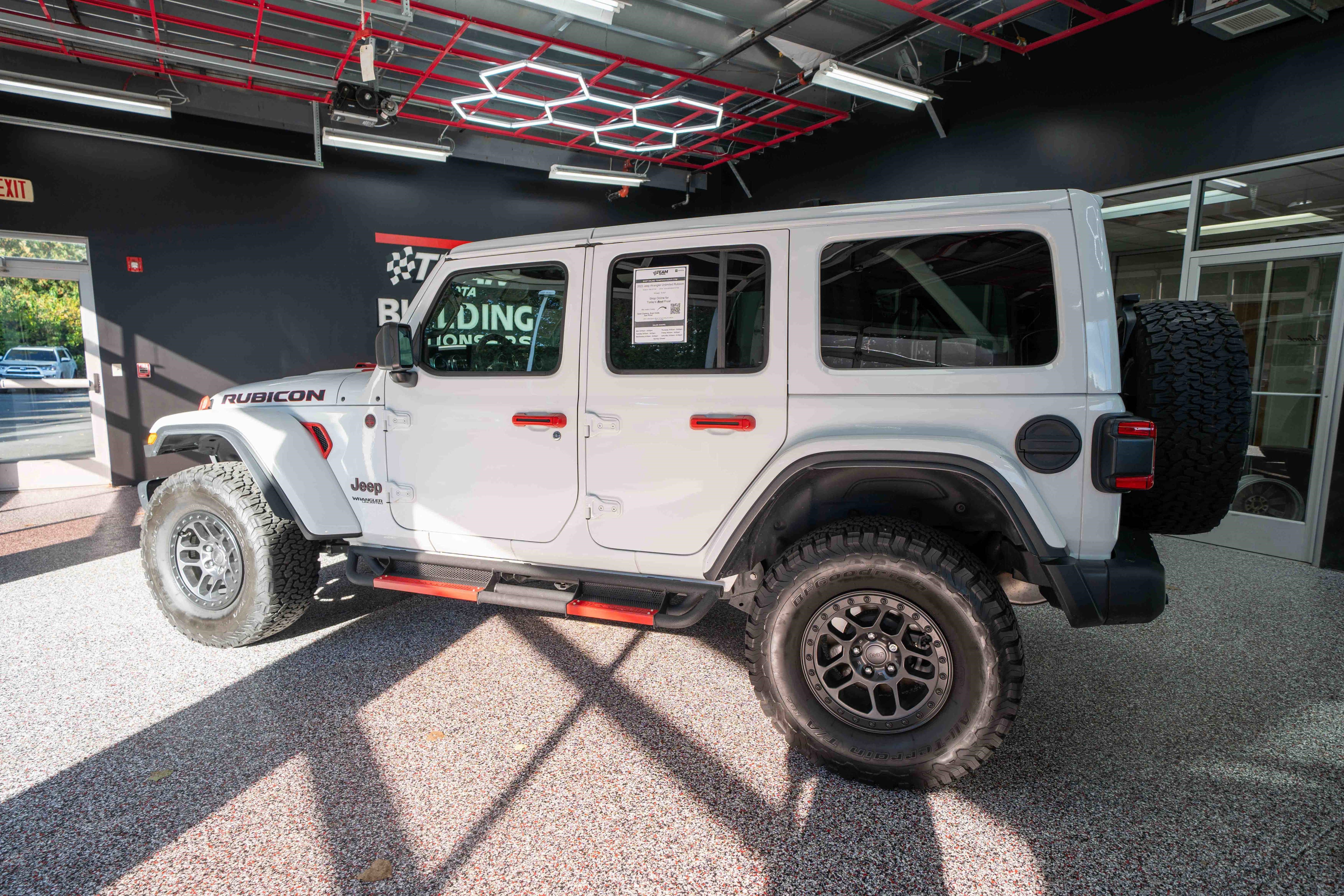 Used 2022 Jeep Wrangler Unlimited Rubicon w/ Xtreme Recon 35" Tire Package image 2