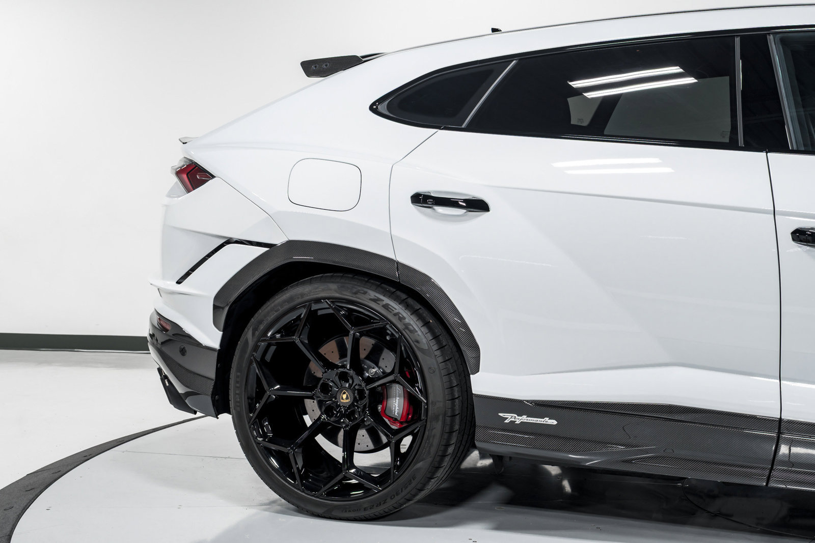 Used 2024 Lamborghini Urus Performante AWD/4WD image 55