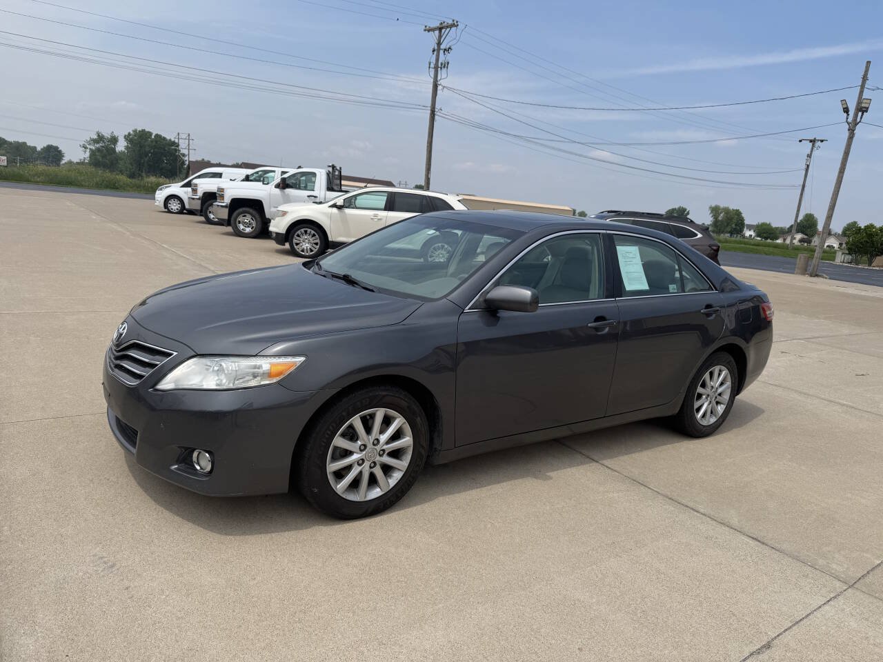 Used 2011 Toyota Camry XLE w/ XLE Extra-Value Pkg #2 FWD image 2