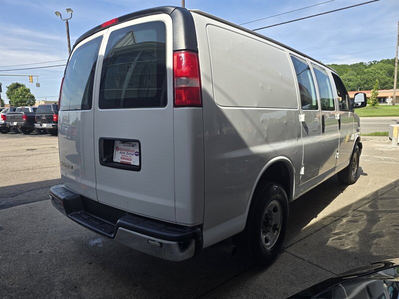Used 2019 Chevrolet Express 2500 w/ Driver Convenience Package RWD image 4