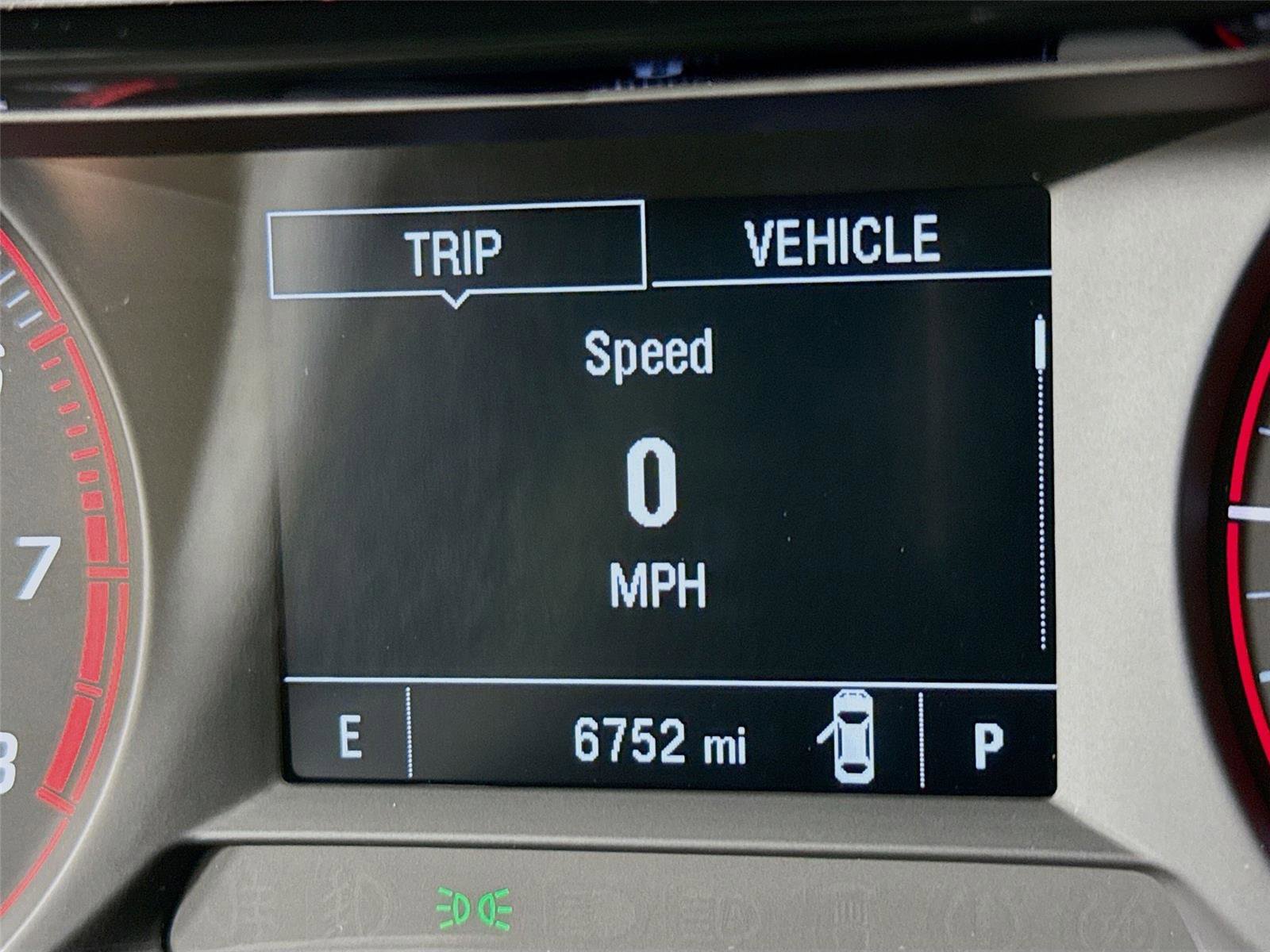 Used 2024 Chevrolet Trax RS w/ Driver Confidence Package FWD image 2