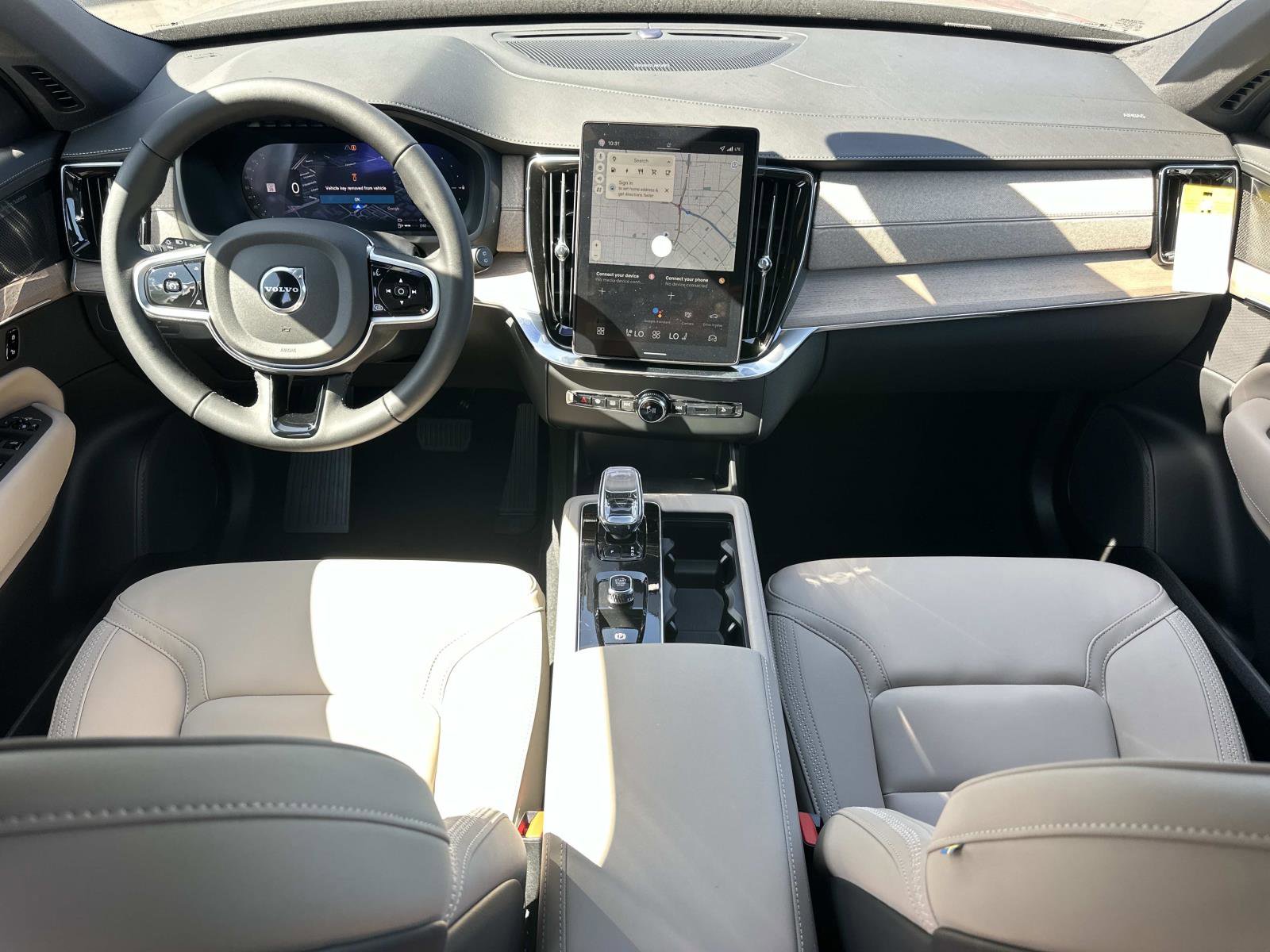 New 2026 Volvo XC90 T8 Plus image 7
