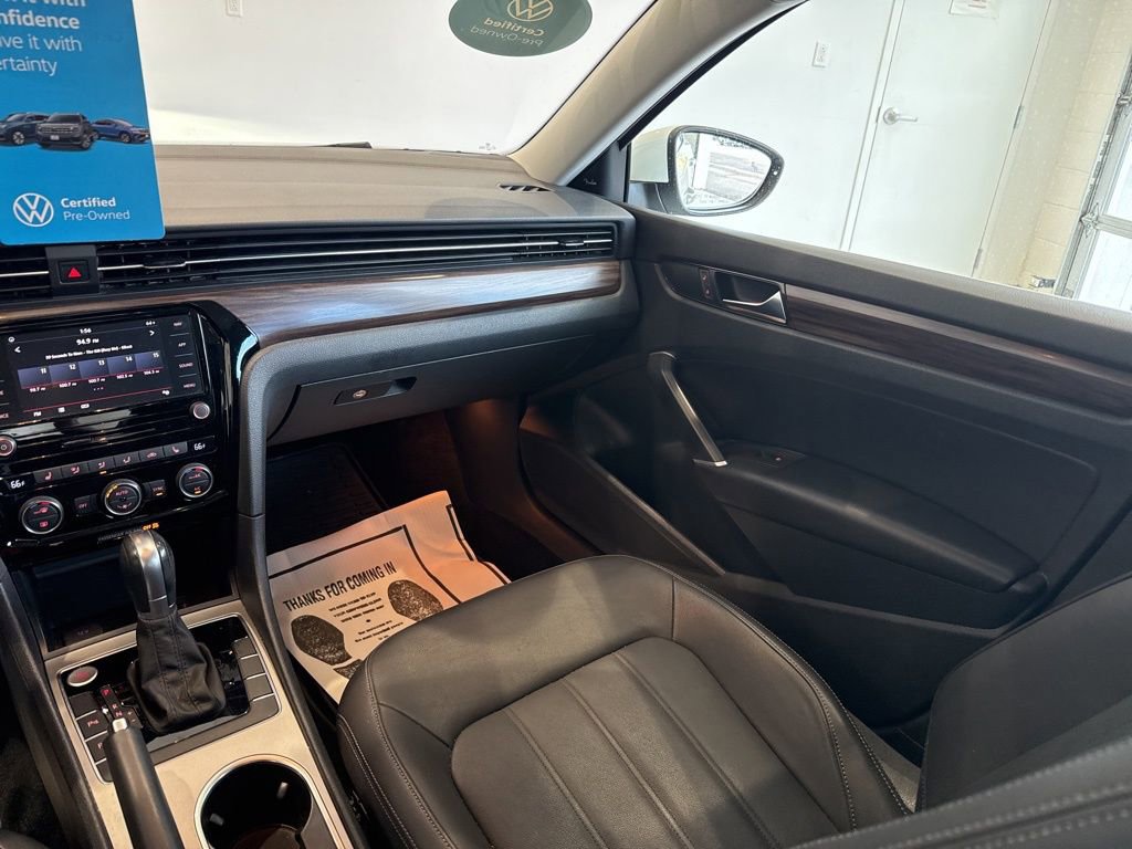 Used 2020 Volkswagen Passat 2.0T SEL image 14