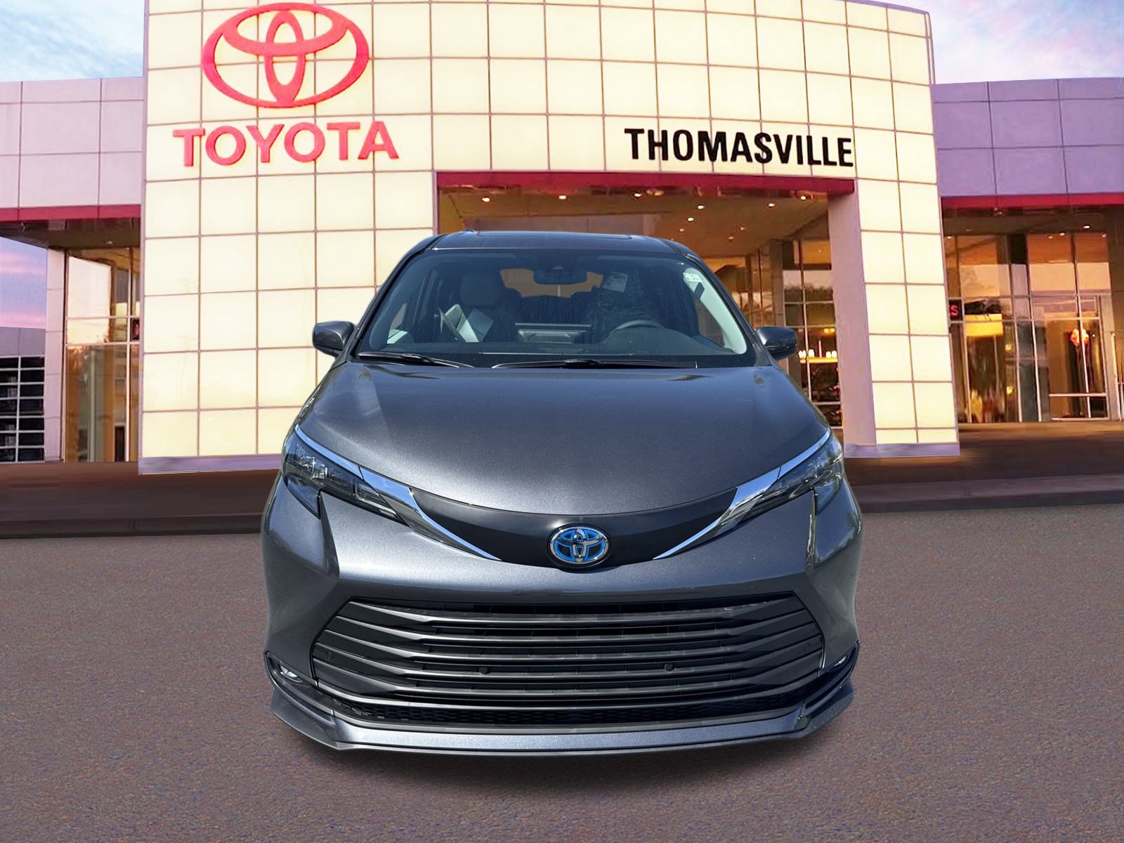 New 2025 Toyota Sienna XLE FWD image 2