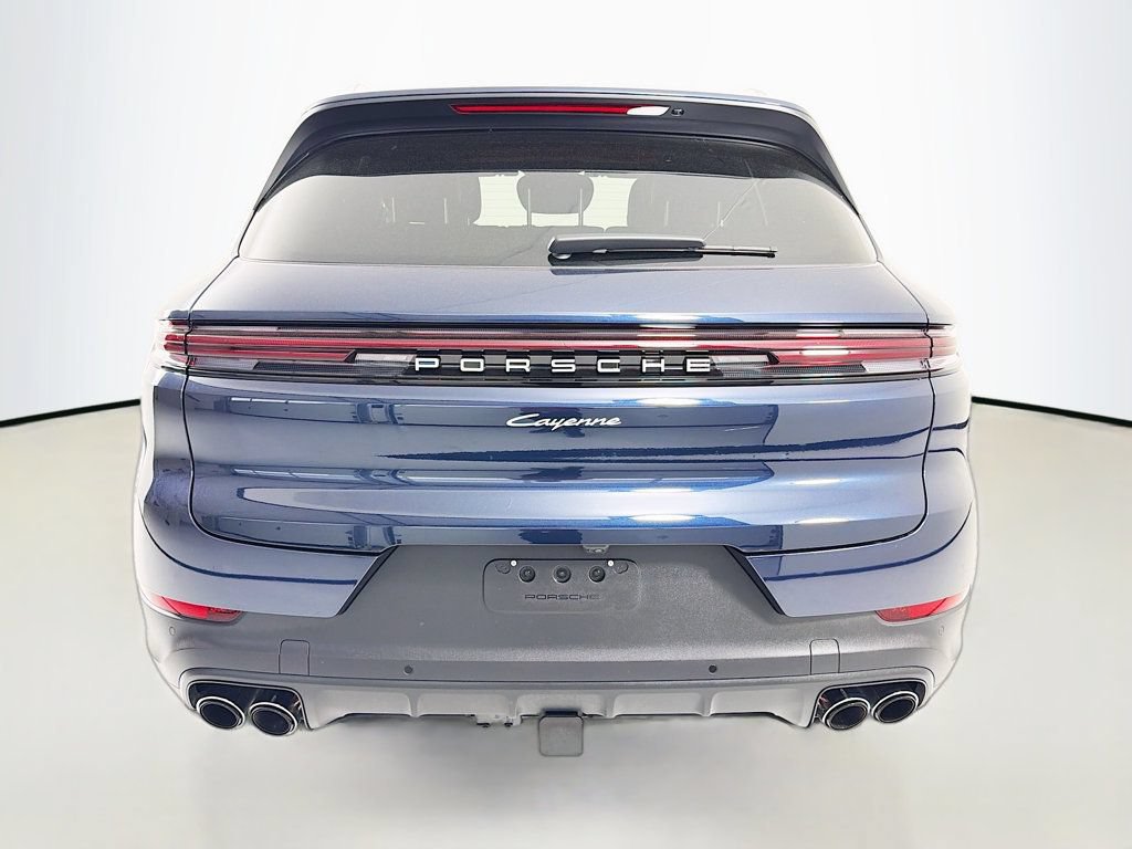 Certified 2025 Porsche Cayenne AWD/4WD image 10