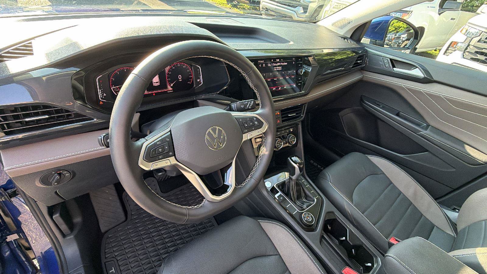 Used 2024 Volkswagen Taos SEL AWD/4WD image 4