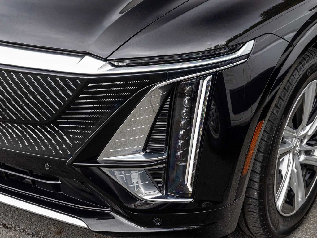 Used 2024 Cadillac Lyriq Tech AWD/4WD image 36