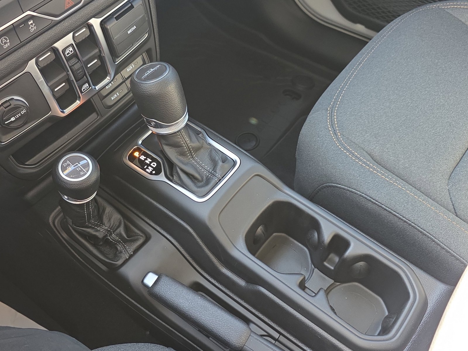 New 2026 Jeep Gladiator Sport AWD/4WD image 28