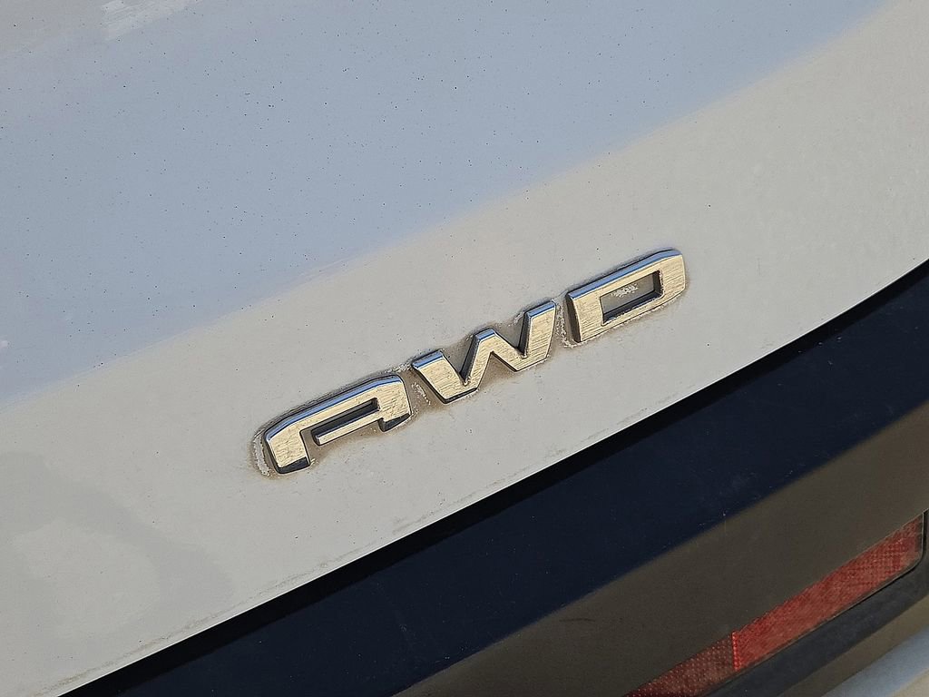 Used 2023 GMC Acadia SLT AWD/4WD image 13