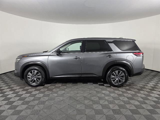 Used 2024 Nissan Pathfinder S AWD/4WD image 7