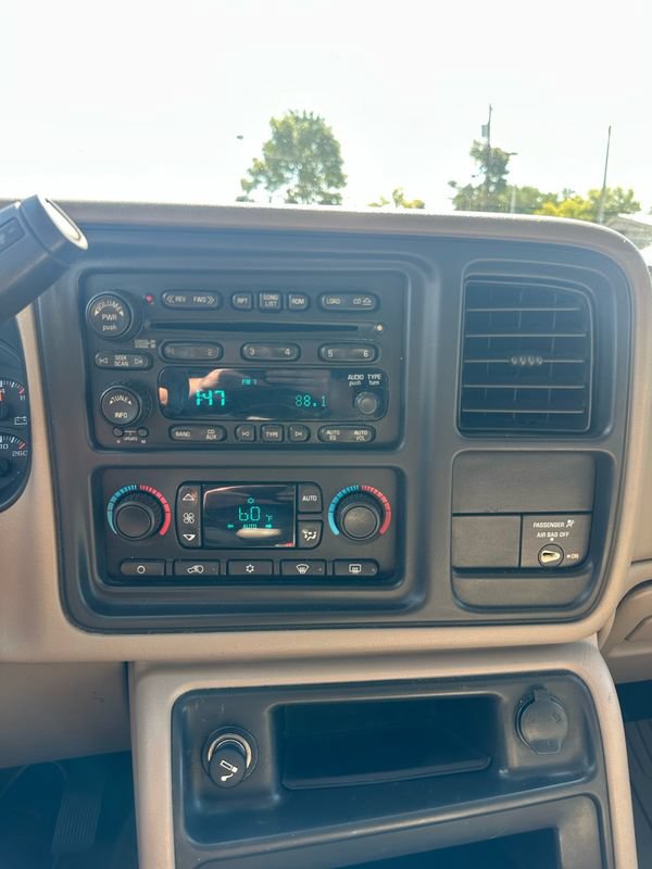 Used 2006 Chevrolet Silverado 2500 LT w/ Heavy-Duty Power Package AWD/4WD image 13