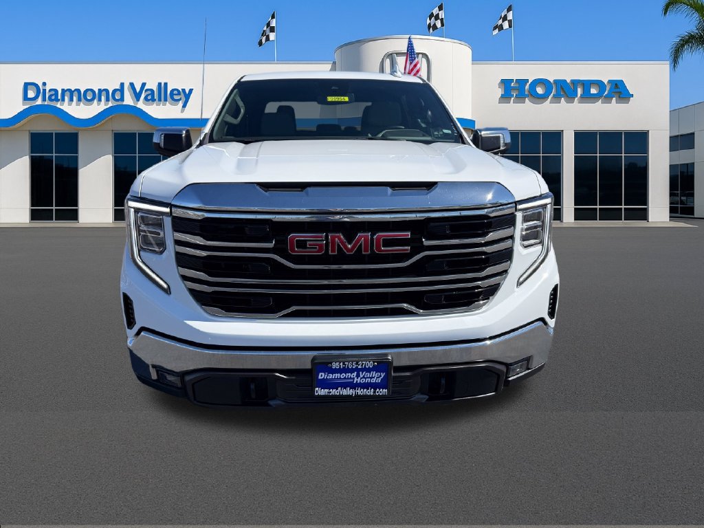 Used 2026 GMC Sierra 1500 SLT RWD image 2