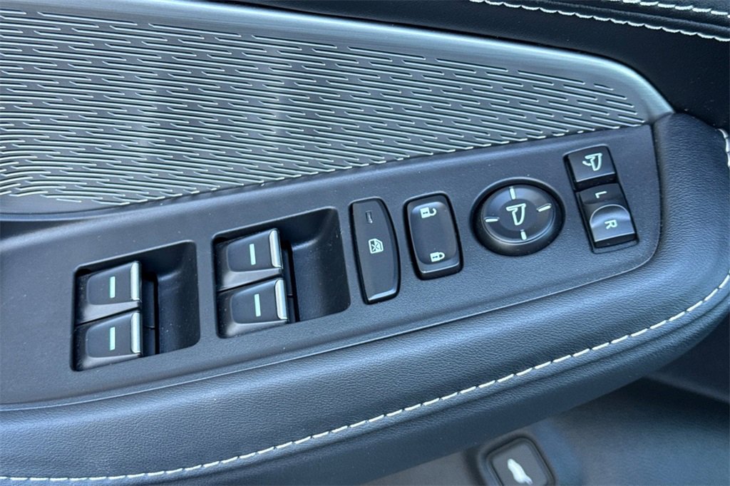 Certified 2023 Acura MDX SH-AWD w/ Advance Package image 16