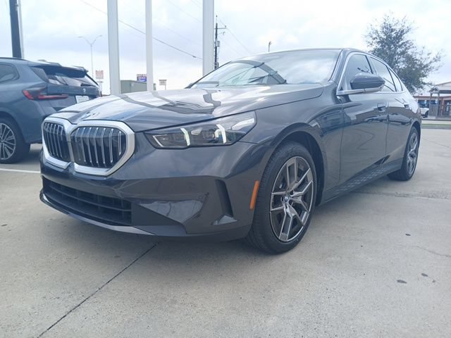 New 2026 BMW 530i RWD image 3