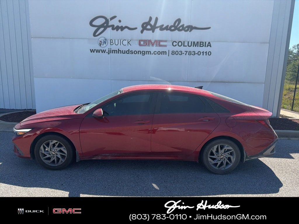Used 2024 Hyundai Elantra SEL FWD image 1