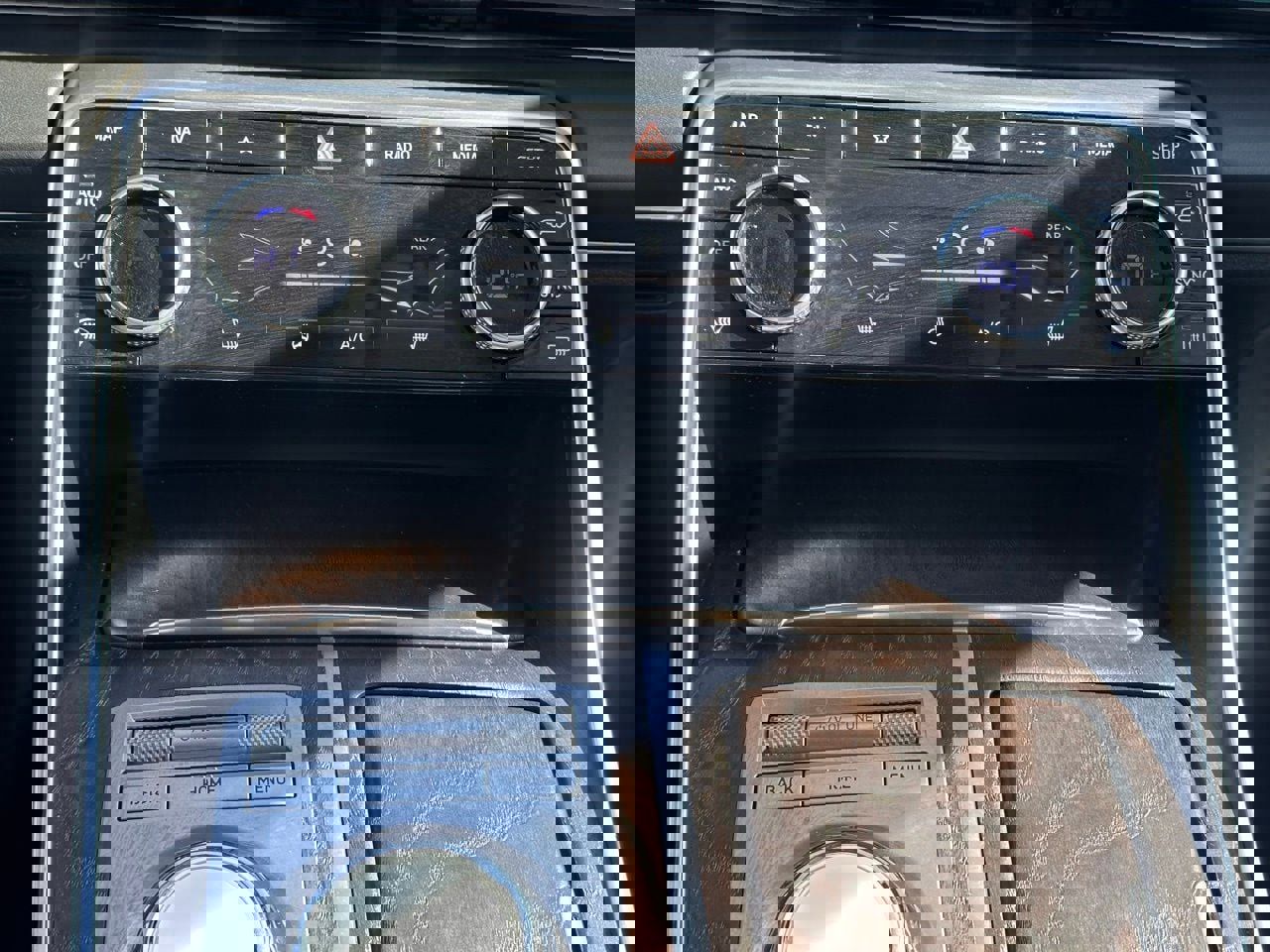 Used 2024 Genesis GV80 2.5T image 37