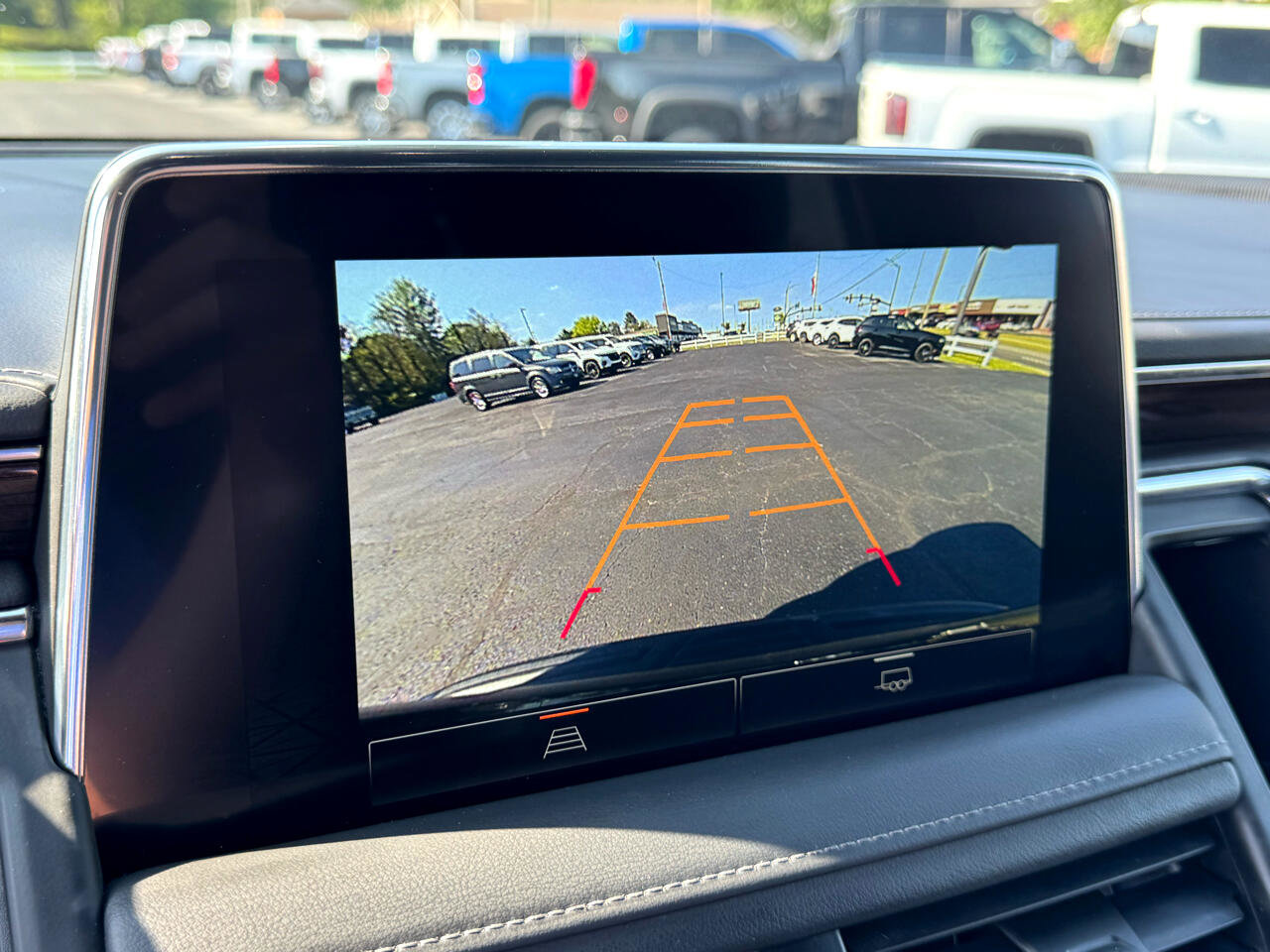 Used 2022 GMC Yukon SLE image 28