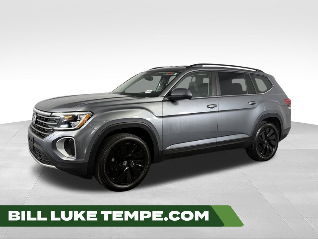 Used 2024 Volkswagen Atlas SE w/ Black Wheel Package