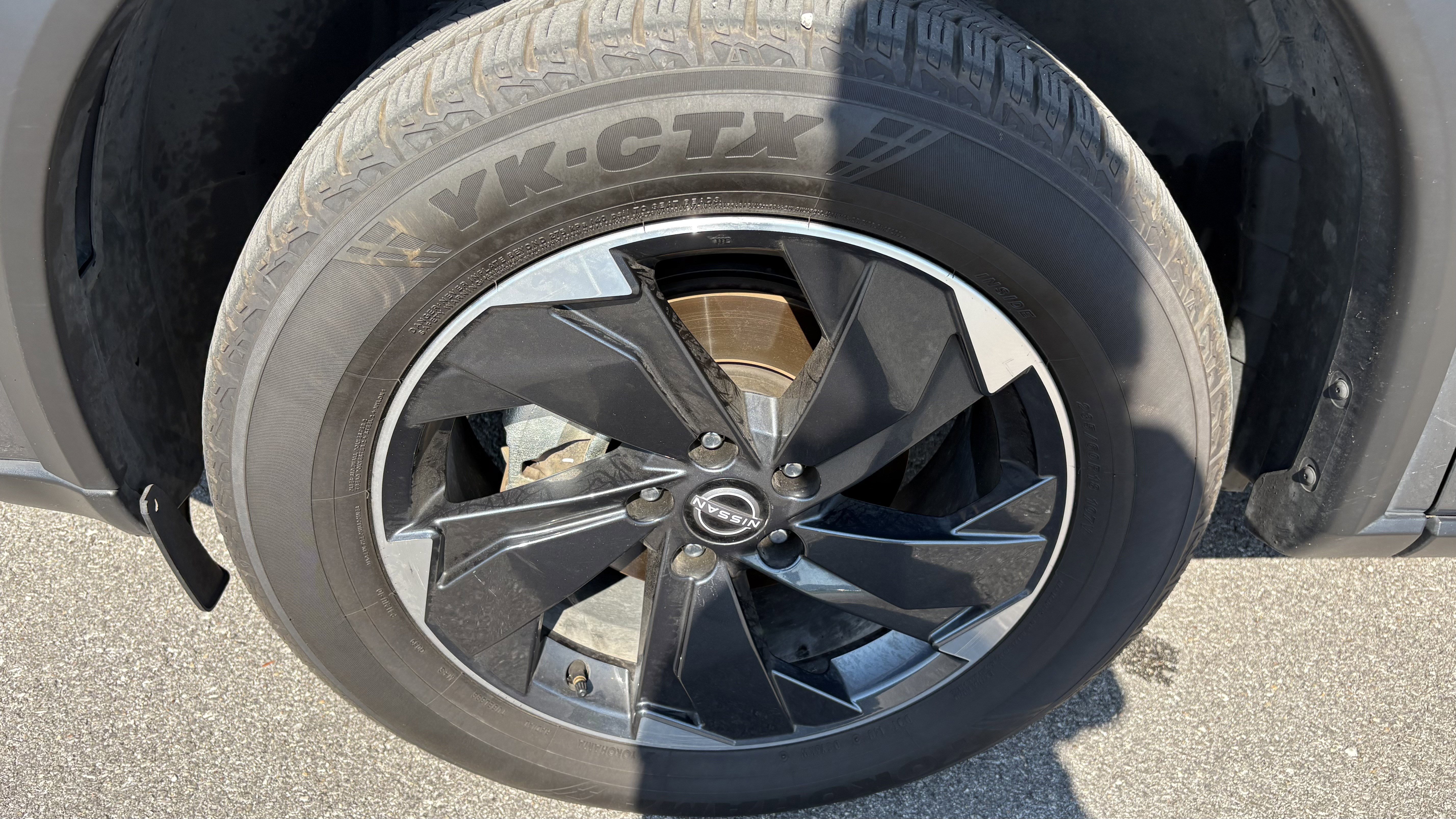 Used 2024 Nissan Rogue SV image 12