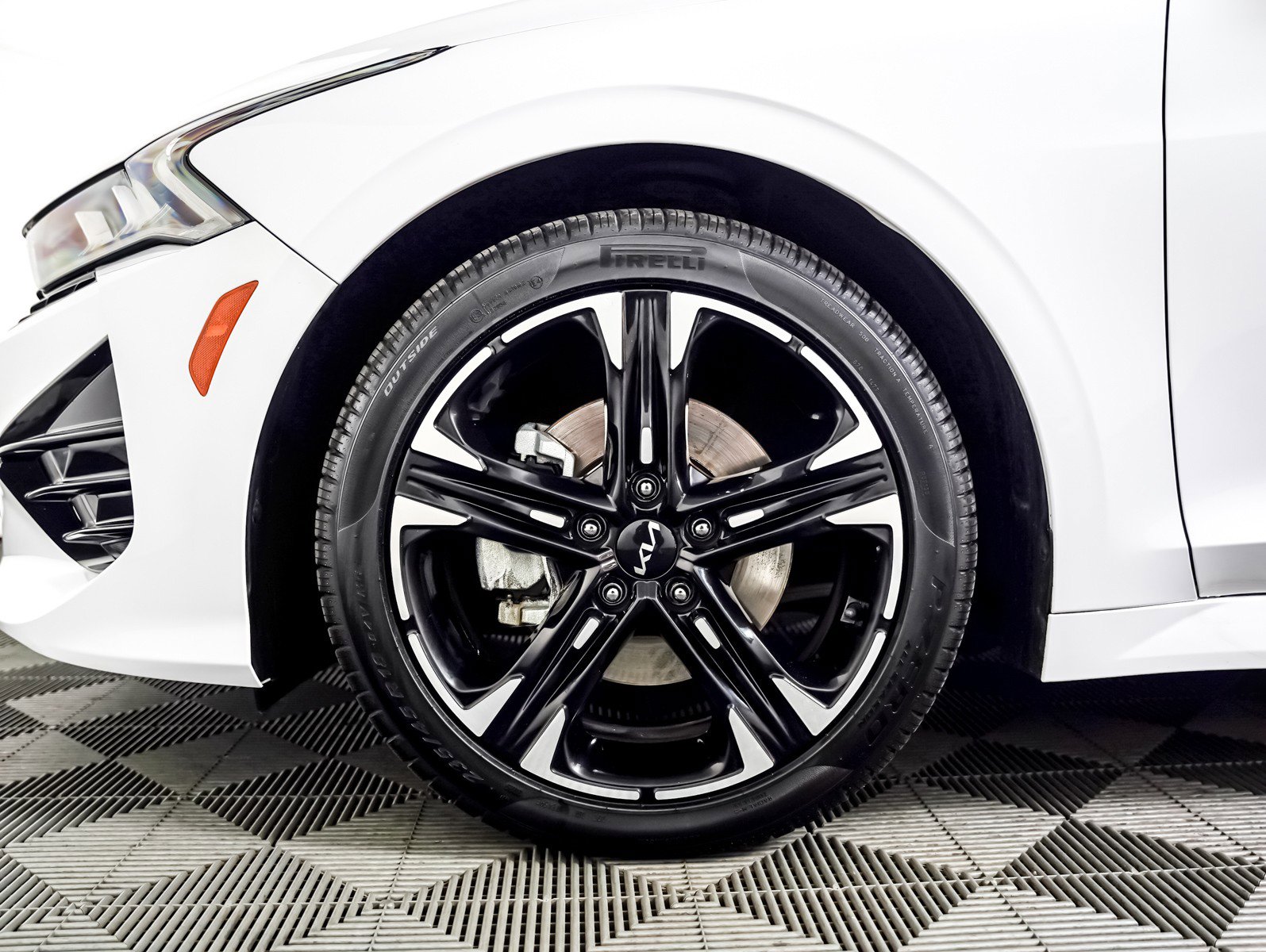 Used 2022 Kia K5 GT-Line w/ GT-Line FWD Premium Package image 4