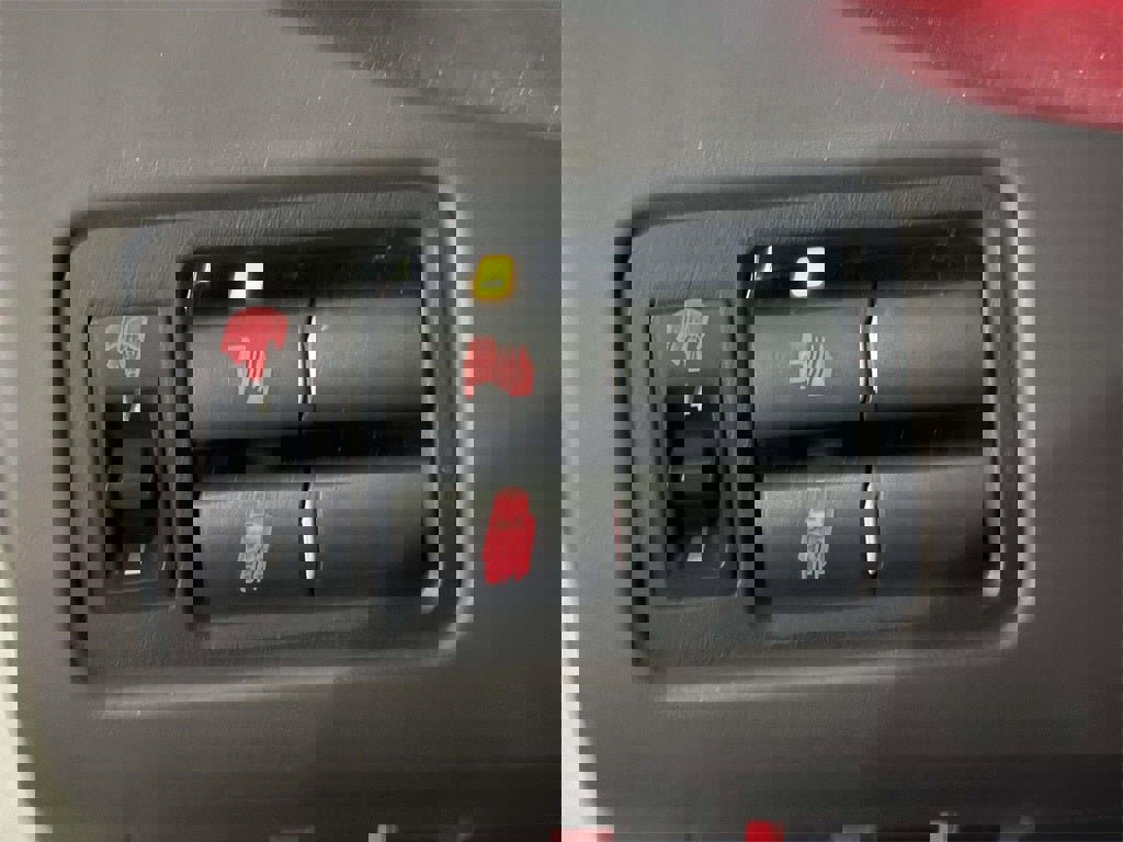 Used 2016 Kia K900 Luxury image 22