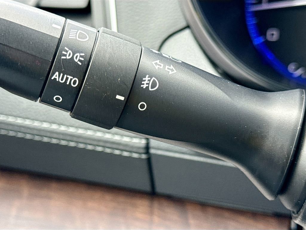 Used 2018 Subaru Outback 2.5i Limited image 13