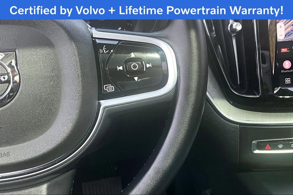 Used 2025 Volvo XC60 B5 Plus image 27