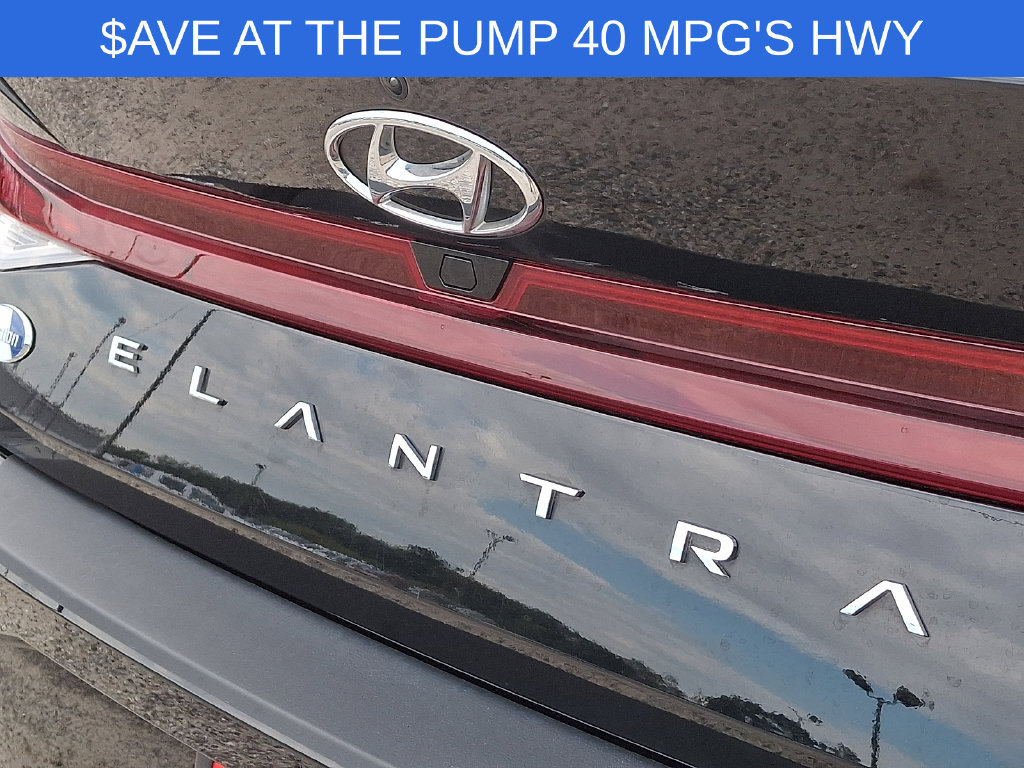 Used 2023 Hyundai Elantra SEL FWD image 30