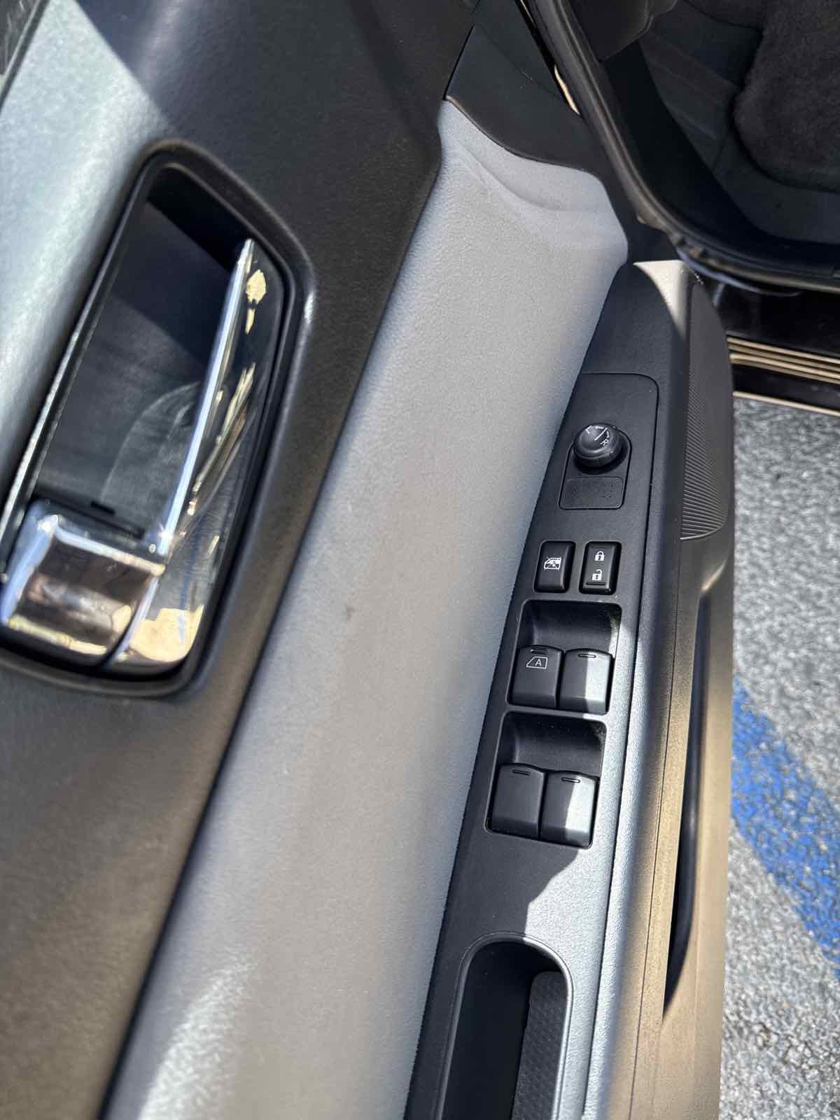 Used 2010 Nissan Sentra 2.0 S FWD image 7
