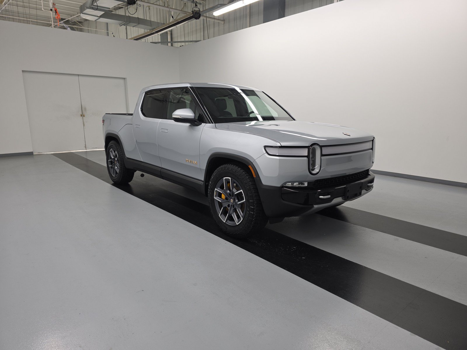 Used 2022 Rivian R1T Adventure AWD/4WD image 7