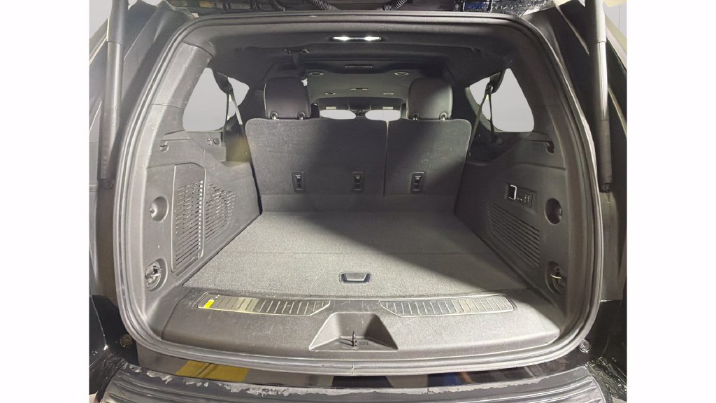 Certified 2025 Chevrolet Suburban Premier RWD image 31