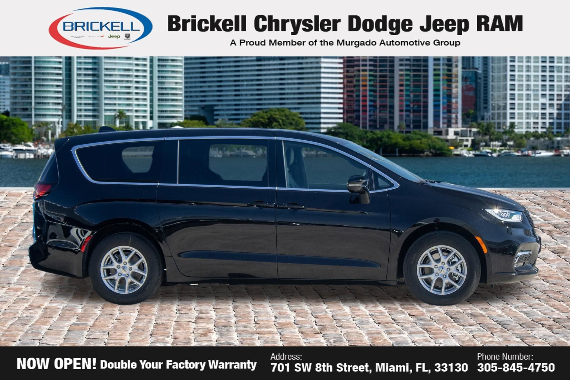 New 2025 Chrysler Pacifica Select FWD image 4