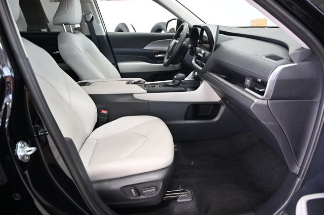 Certified 2026 Toyota Grand Highlander AWD image 11