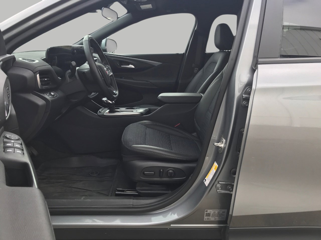 Used 2024 Buick Envista Preferred w/ Convenience I Package image 9