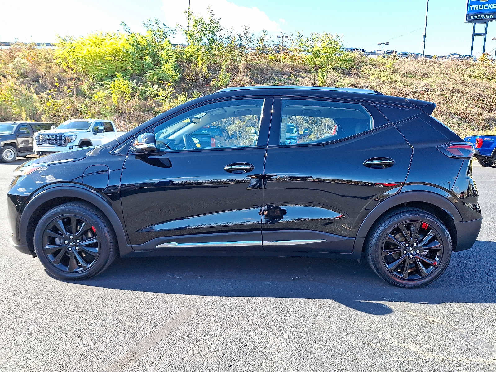 Used 2023 Chevrolet Bolt EUV Premier w/ Sun & Sound Package image 4