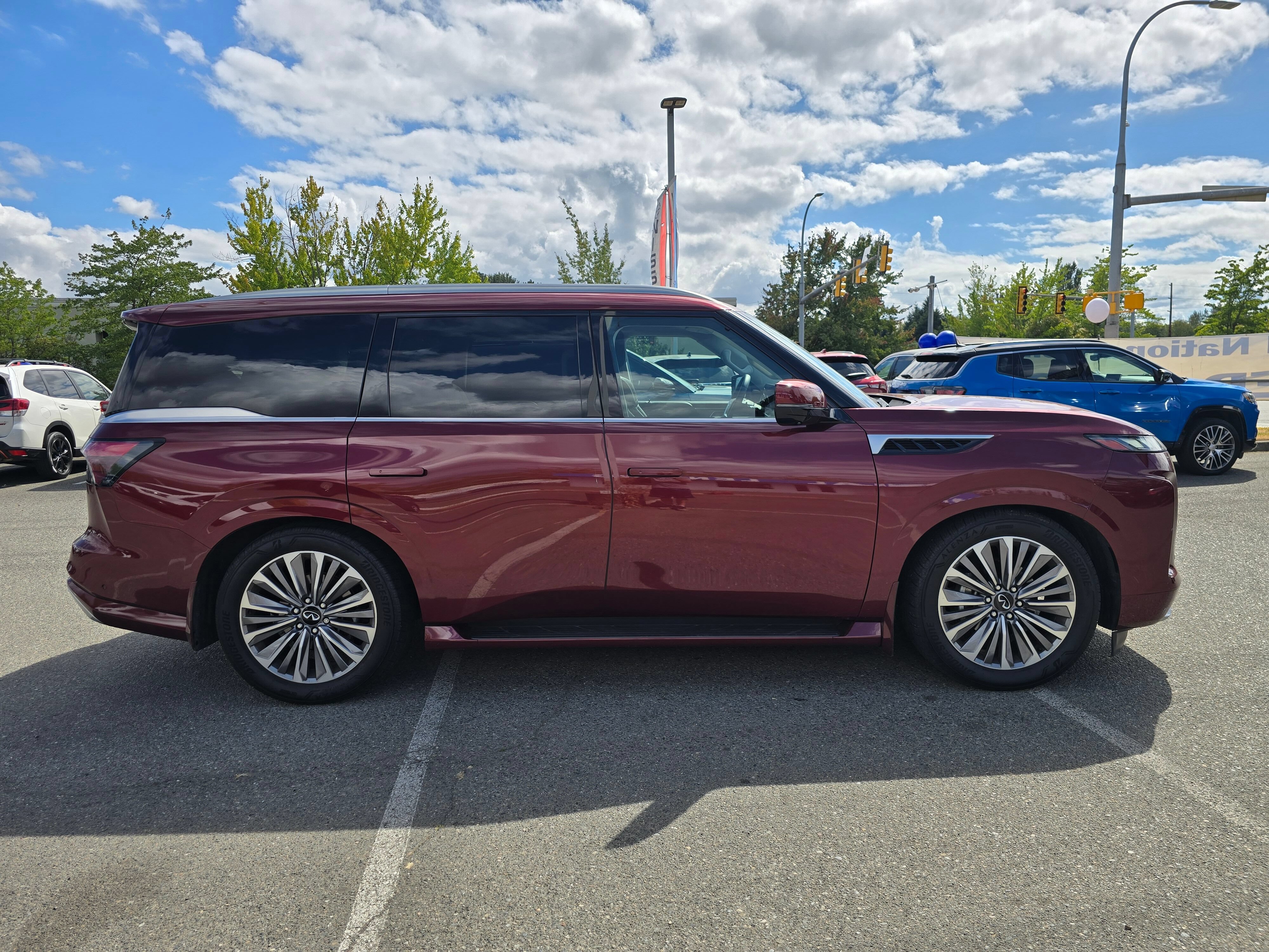 Used 2025 INFINITI QX80 Luxe AWD/4WD image 6