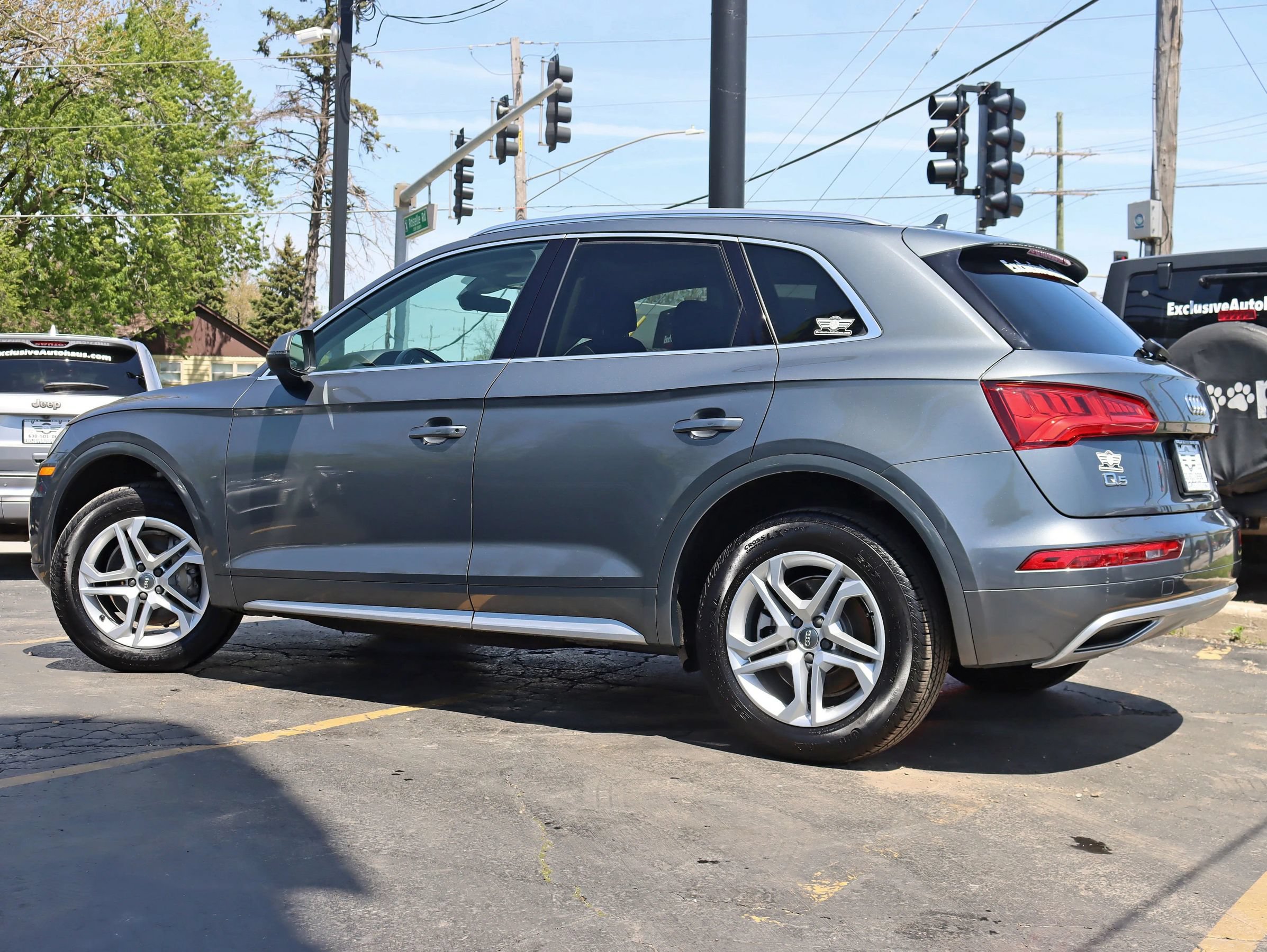 Used 2019 Audi Q5 2.0T Premium w/ Convenience Package AWD/4WD image 11