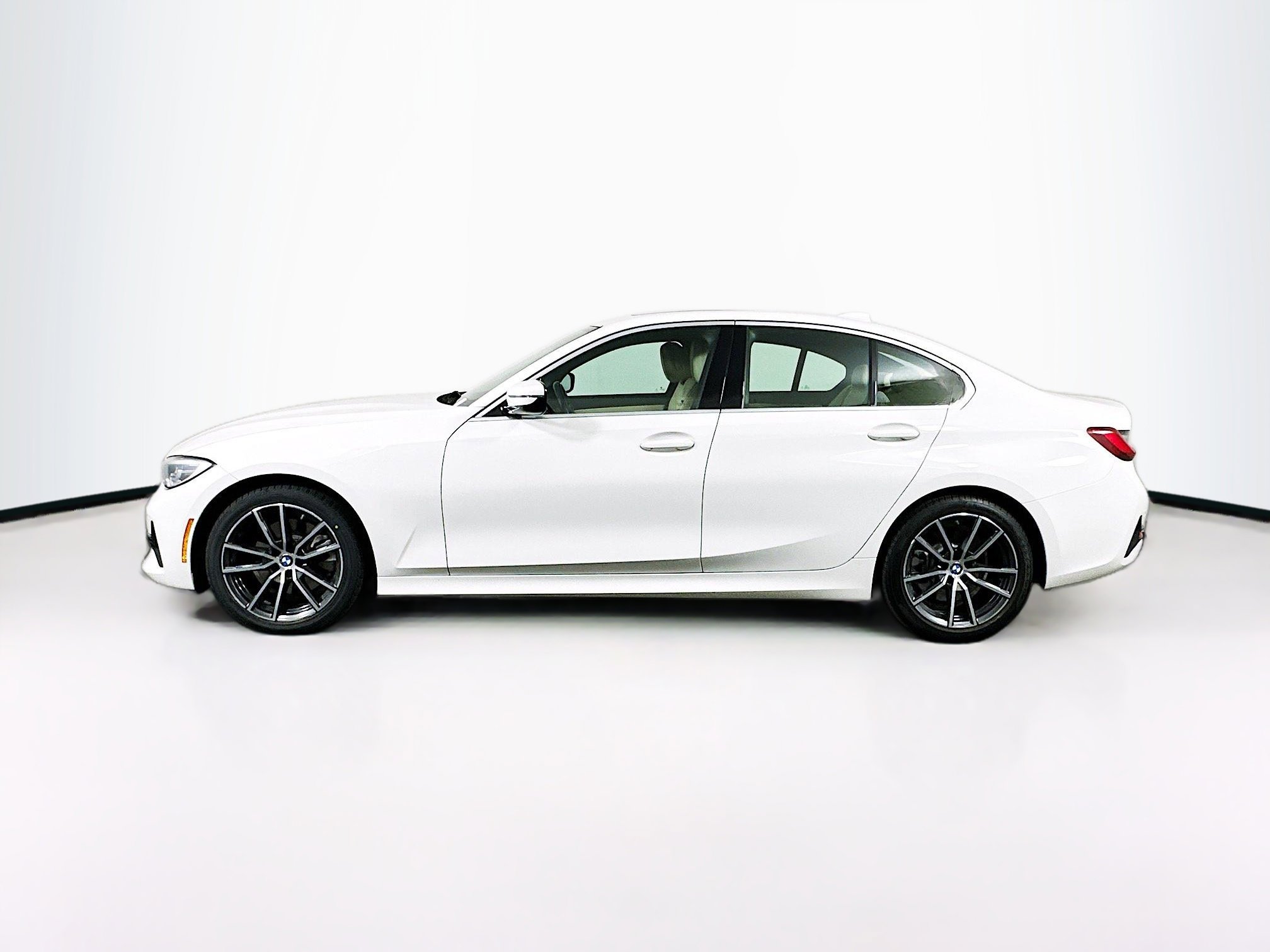 Used 2021 BMW 330i Sedan w/ Premium Package RWD image 4