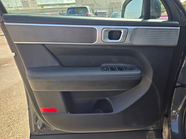 Used 2025 Hyundai Santa Fe SEL image 13