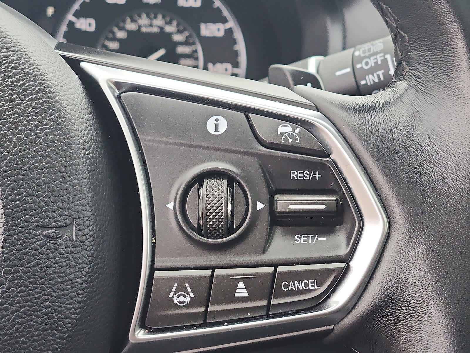 Used 2023 Acura RDX AWD w/ Advance Package image 23