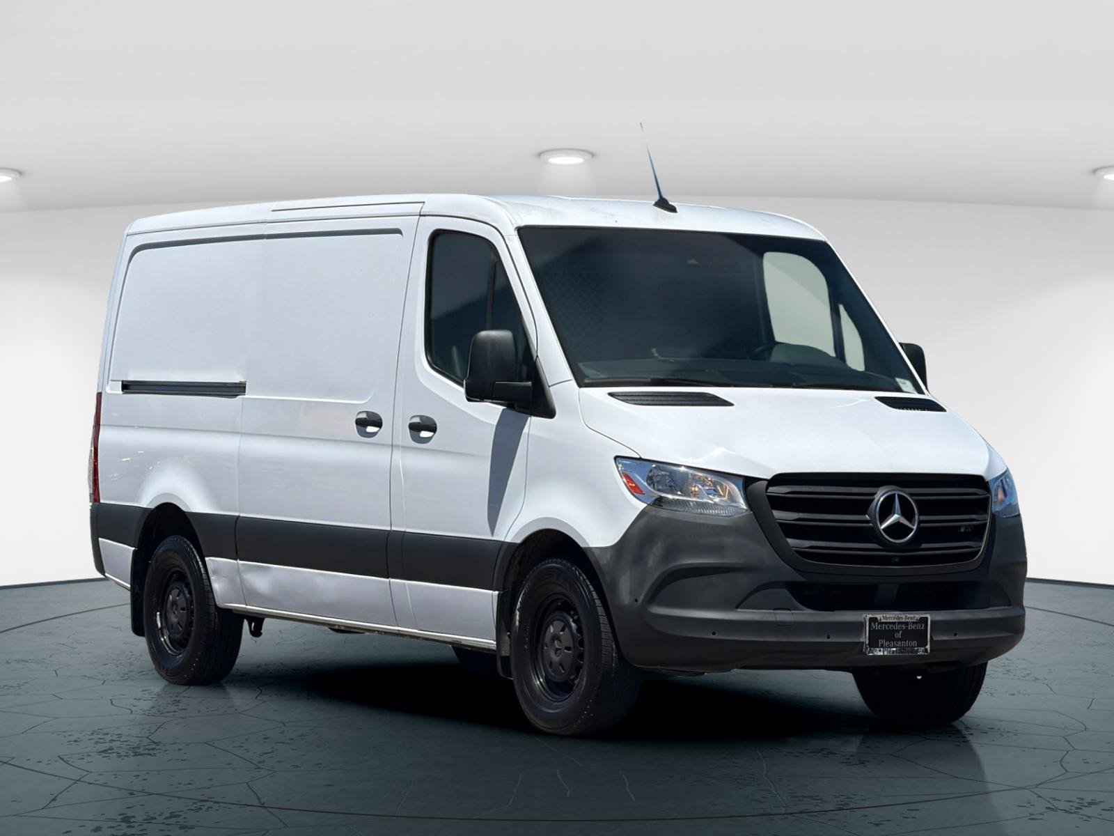 Used 2021 Mercedes-Benz Sprinter 2500 image 9