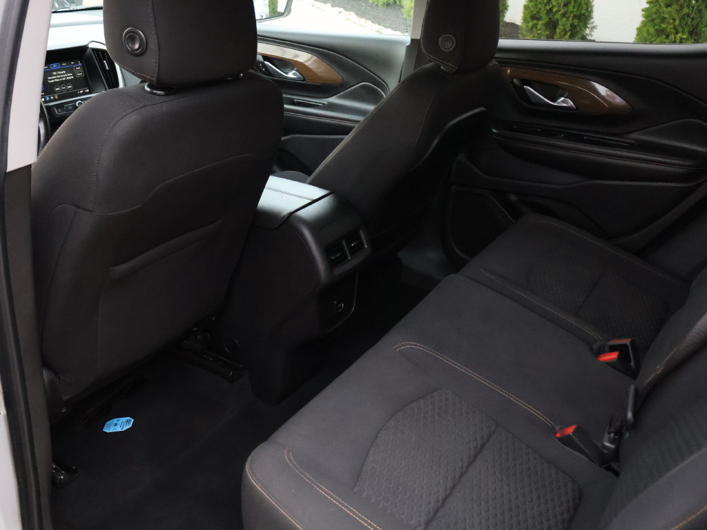 Used 2018 GMC Terrain SLE w/ Driver Convenience Package FWD image 10