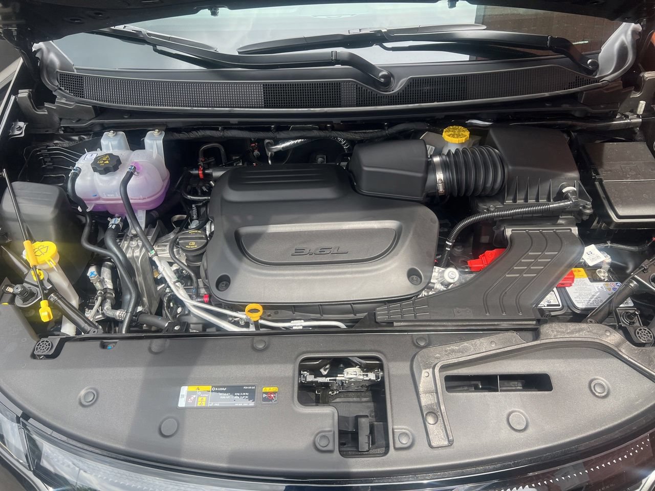 New 2027 Chrysler Pacifica Limited w/ S Appearance Package FWD image 16