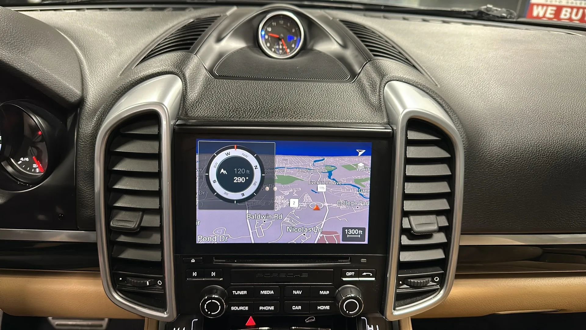 Used 2017 Porsche Cayenne S image 22