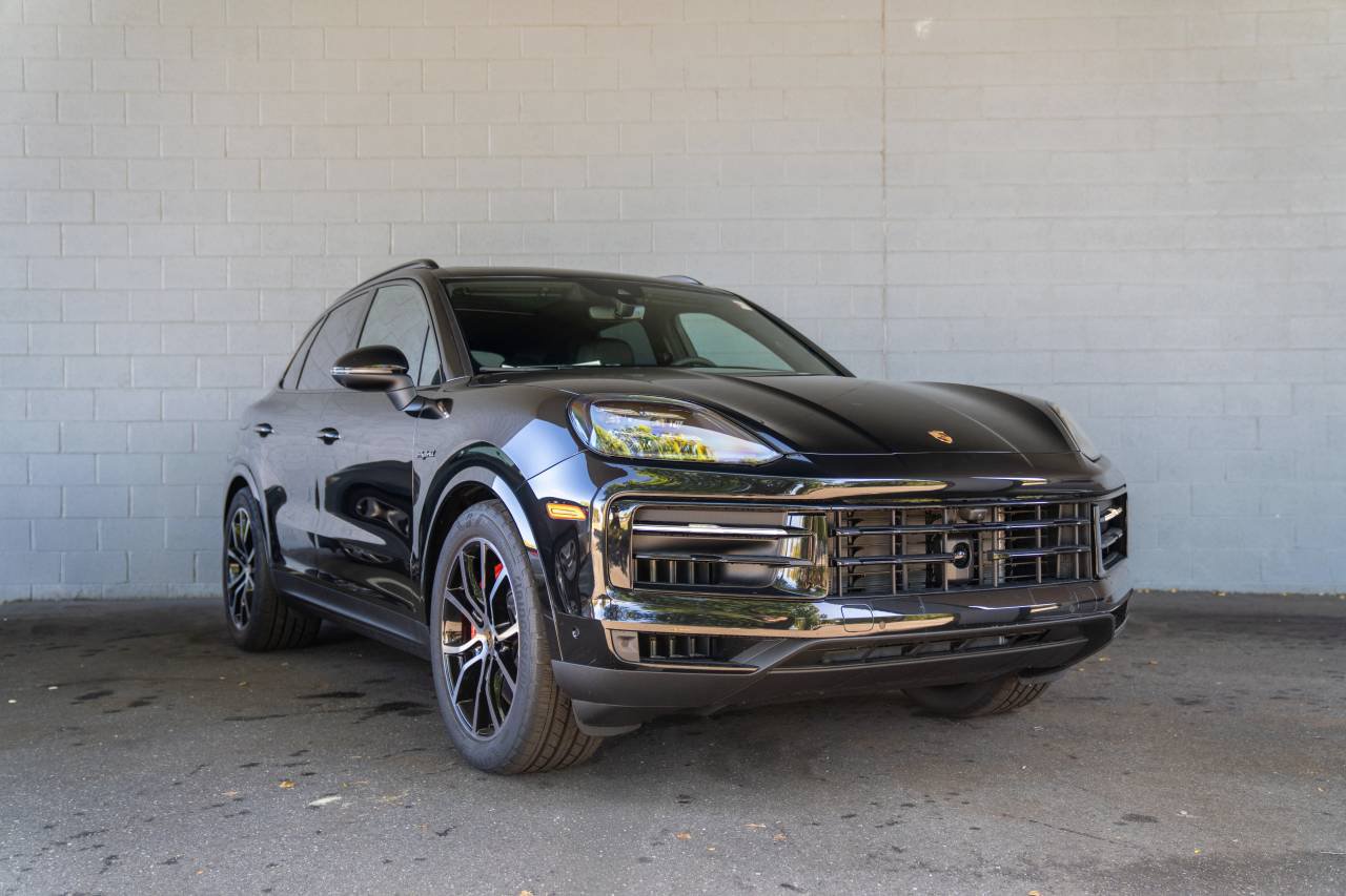 New 2026 Porsche Cayenne S AWD/4WD image 12