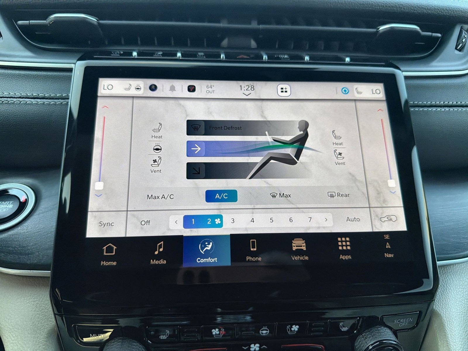 New 2025 Jeep Grand Cherokee Limited w/ Luxury Tech Group II image 21