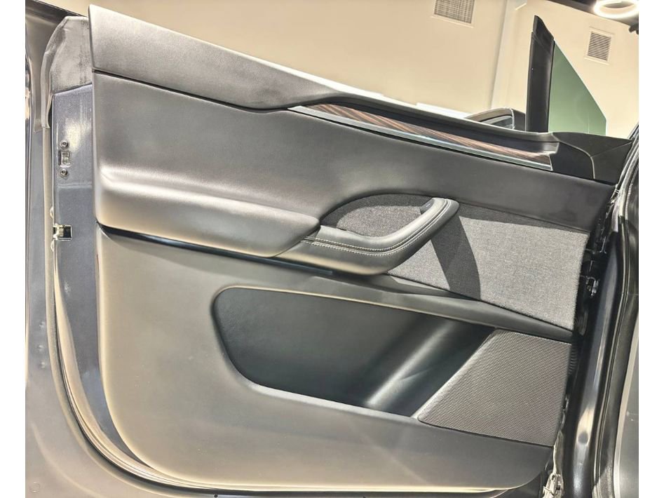 Used 2024 Tesla Model X image 19